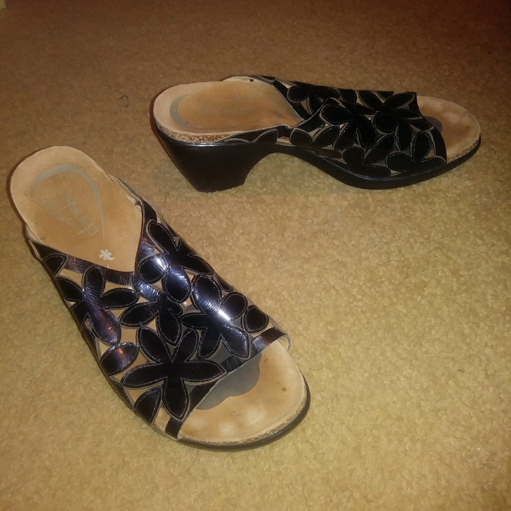 Dansko slip ons